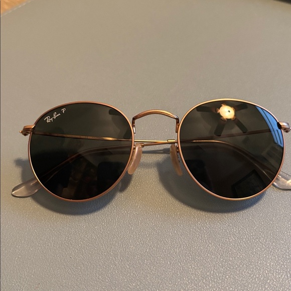 Ray-Ban Gold Frame Sunglasses with Black Lenses - Picture 2 of 7